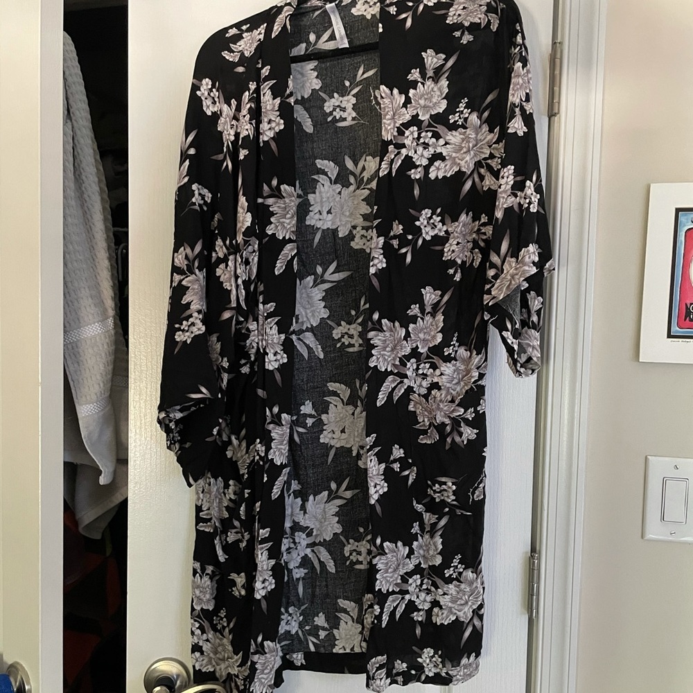 Tie floral kimono